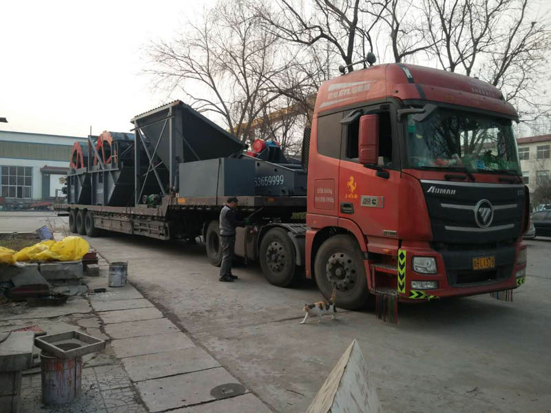 300吨洗砂机脱水筛设备发往湖南